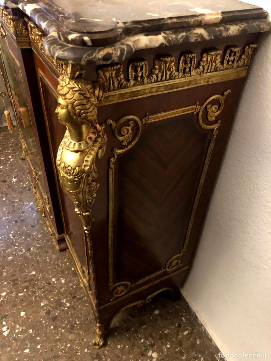 Antig&uuml;edades: C&oacute;moda en bronce marqueter&iacute;a y m&aacute;rmol con pintura - Foto 9