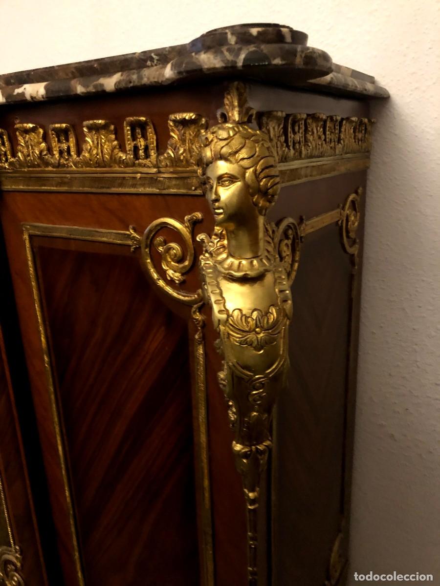 Antig&uuml;edades: C&oacute;moda en bronce marqueter&iacute;a y m&aacute;rmol con pintura - Foto 15