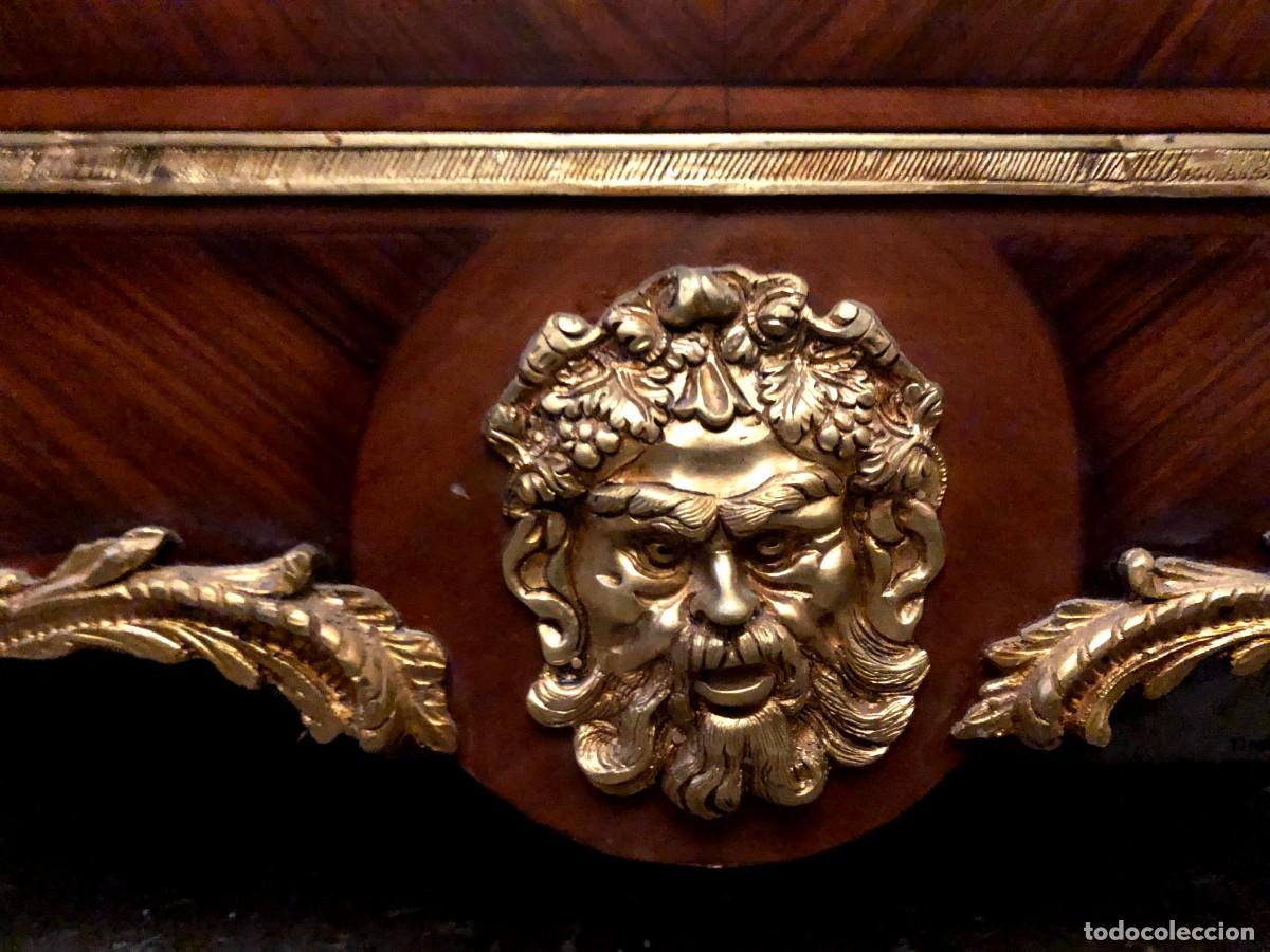 Antig&uuml;edades: C&oacute;moda en bronce marqueter&iacute;a y m&aacute;rmol con pintura - Foto 17