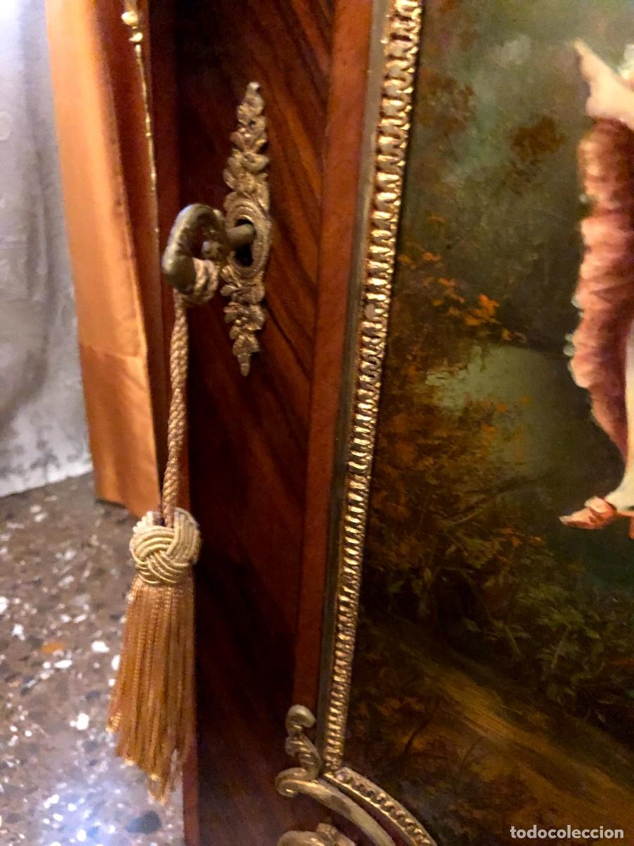 Antig&uuml;edades: C&oacute;moda en bronce marqueter&iacute;a y m&aacute;rmol con pintura - Foto 20