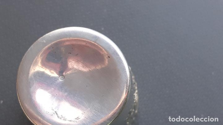 Antig&uuml;edades: 6 vasos peque&ntilde;os plateados - Foto 6