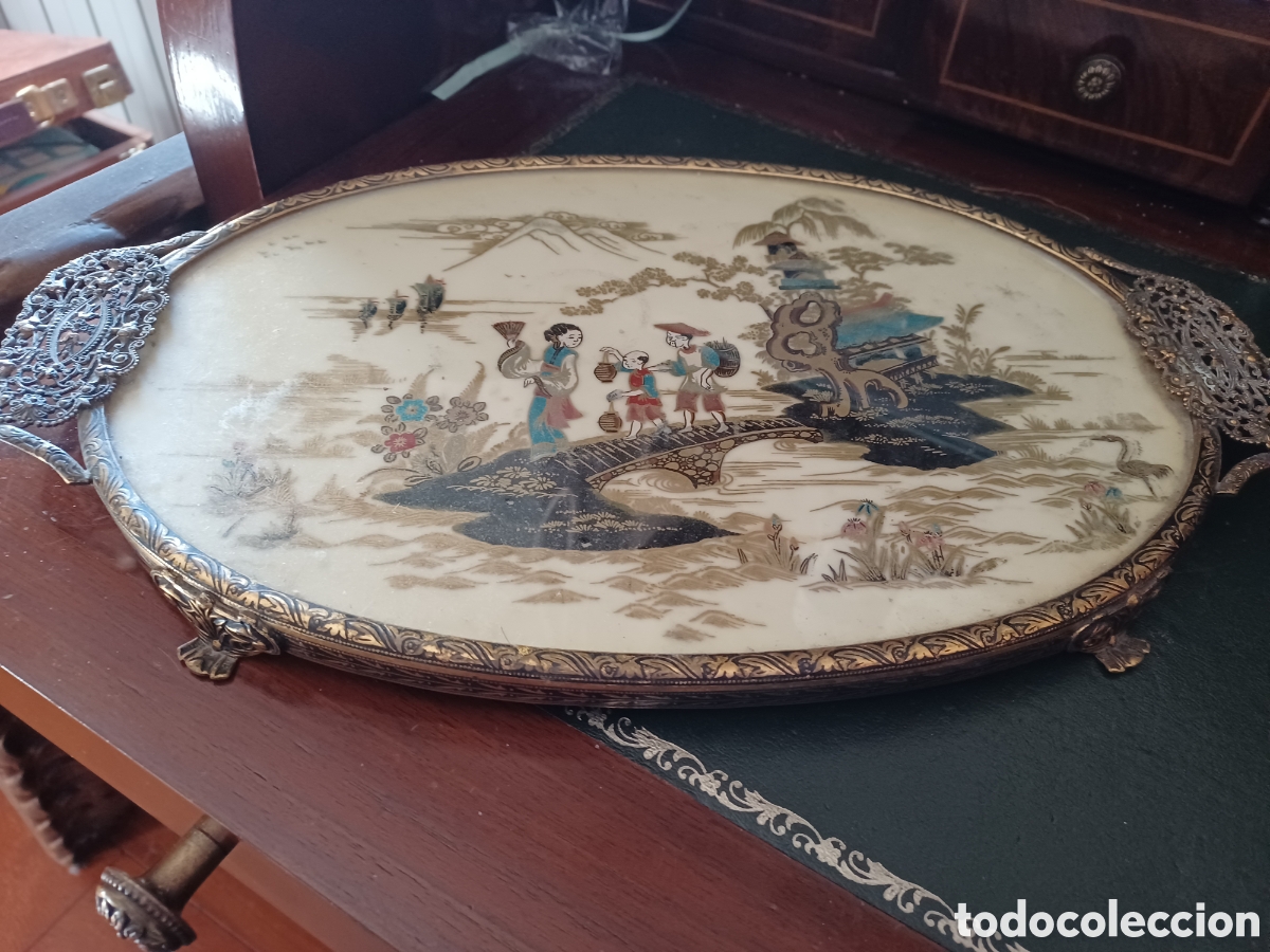 Antiquit&auml;ten: Preciosa bandeja de tocador antigua con asas de bronce