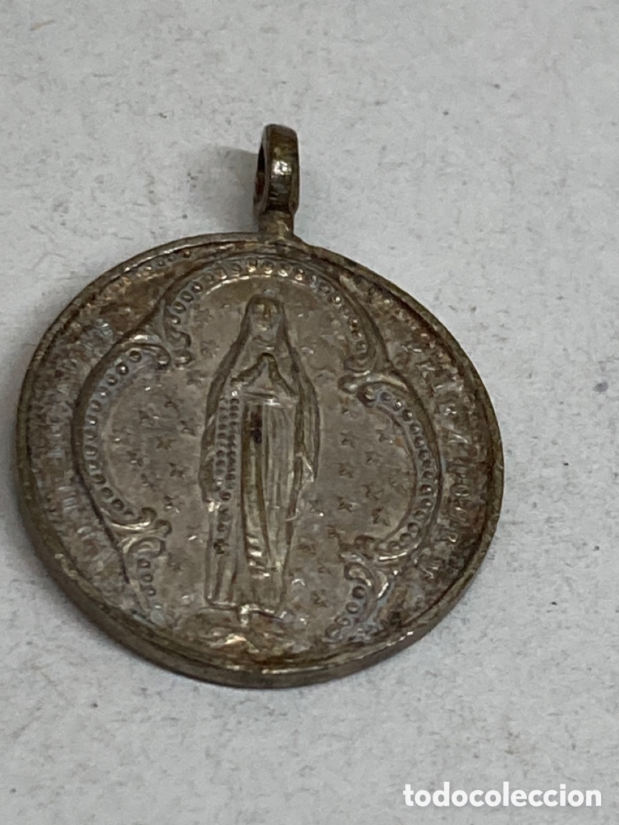 Antig&uuml;edades: Medalla de metal religioso - Foto 1