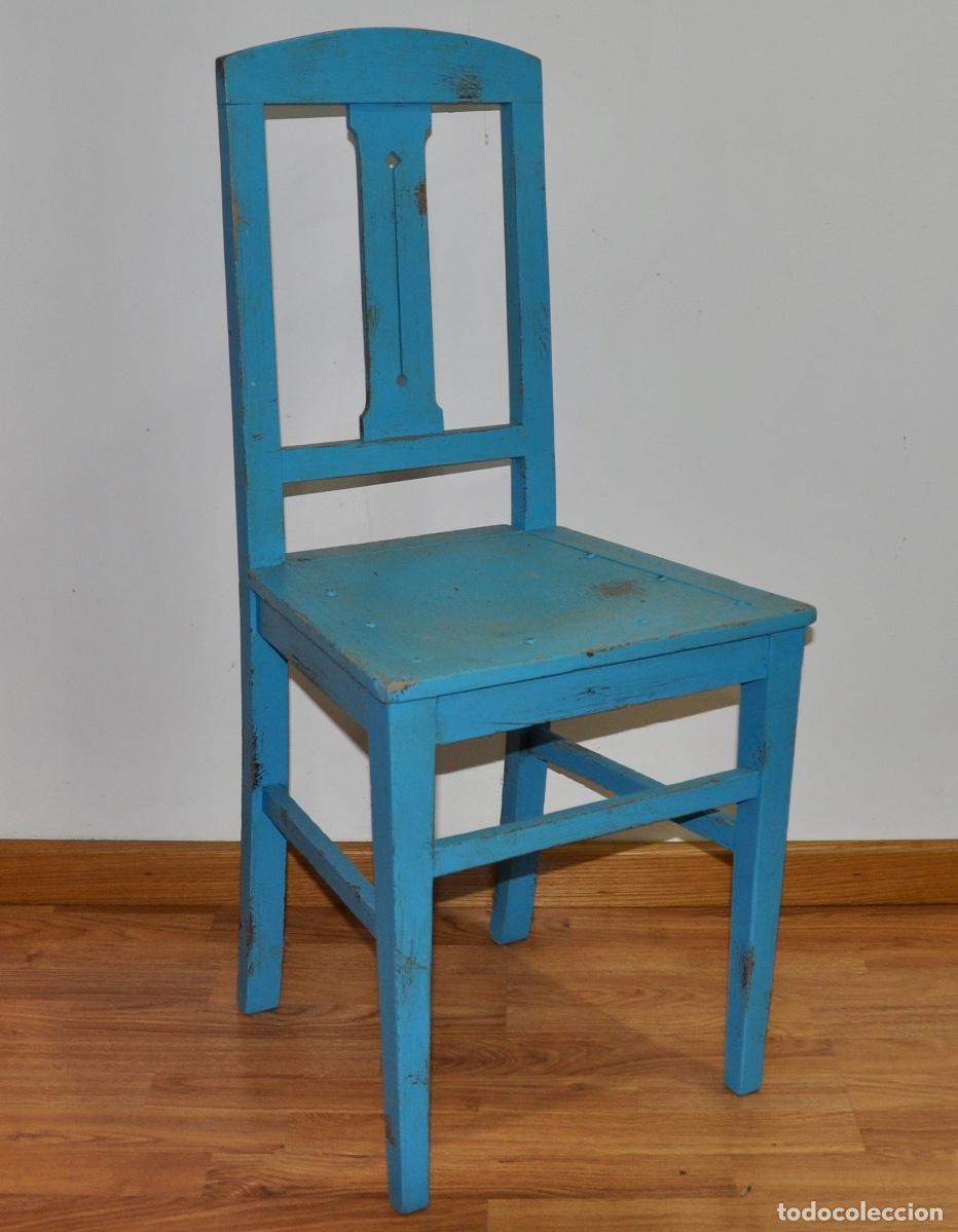 Antig&uuml;edades: Silla antigua pintada de azul - Foto 2