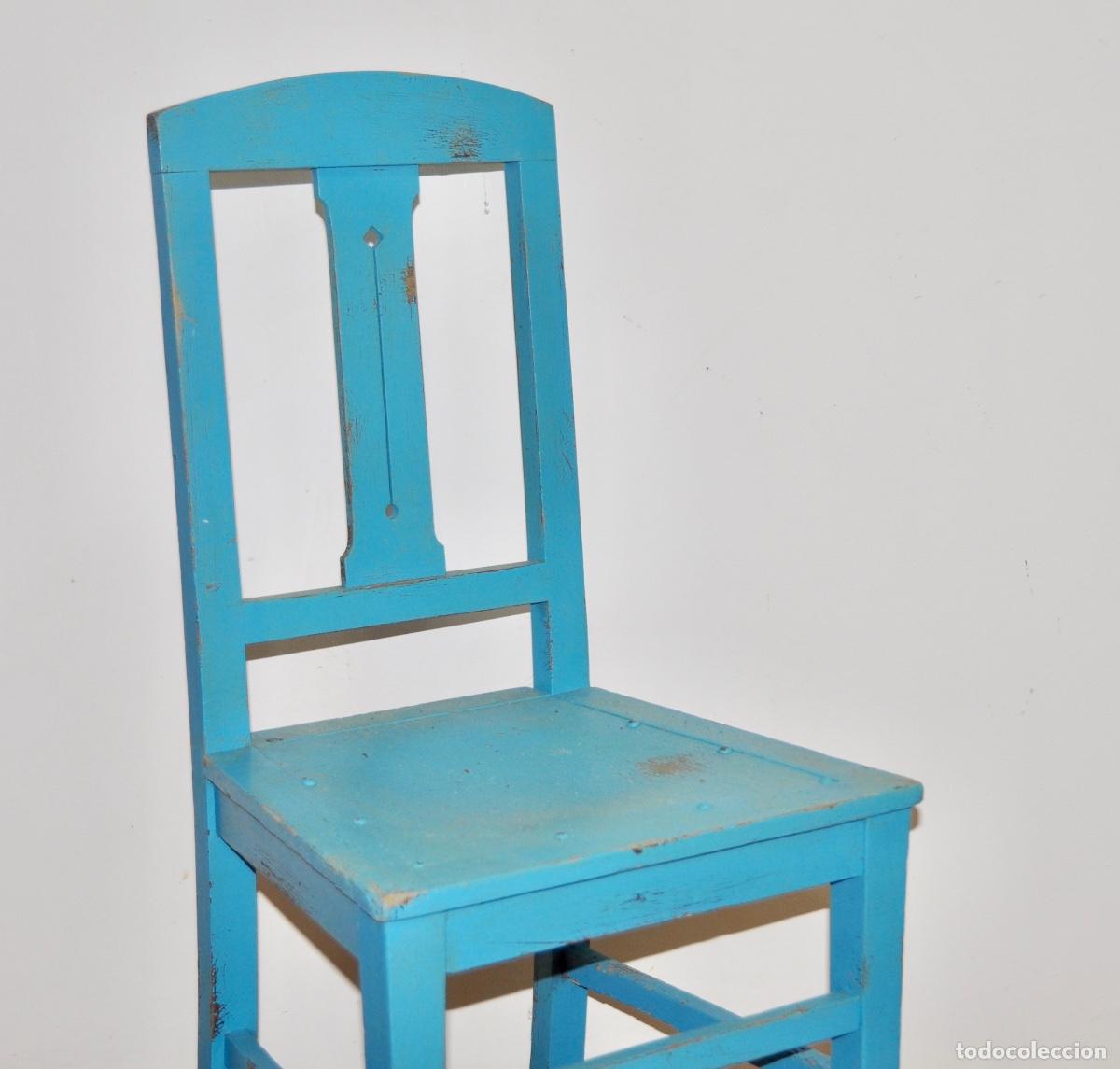 Antig&uuml;edades: Silla antigua pintada de azul - Foto 3