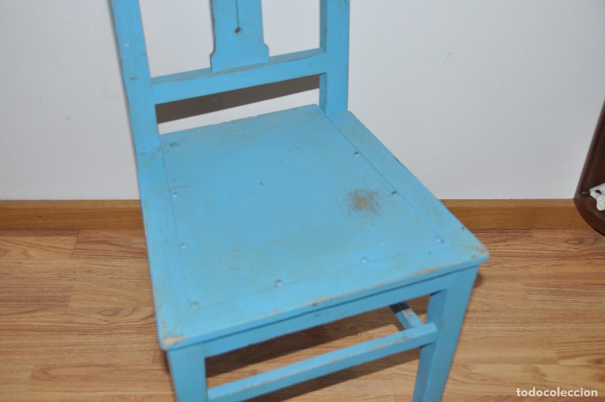 Antig&uuml;edades: Silla antigua pintada de azul - Foto 7