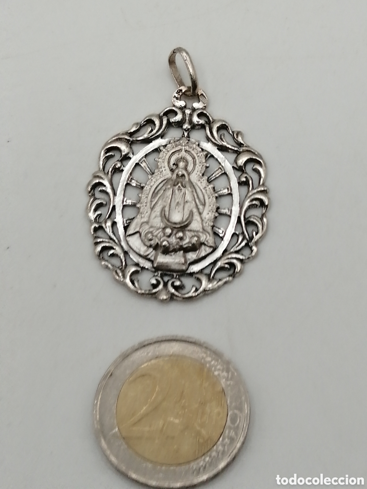 Antig&uuml;edades: Medalla religiosa plata de ley - Foto 2