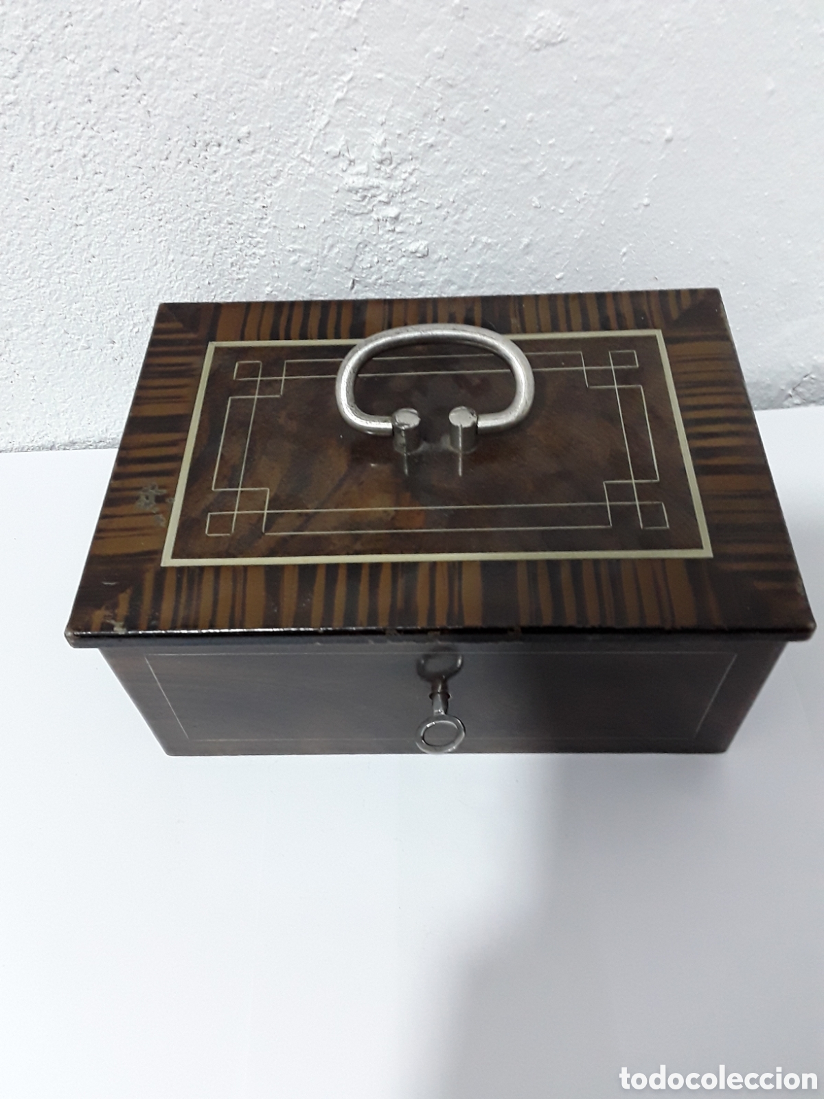 Antig&uuml;edades: Caja de caudales en hierro - Foto 1