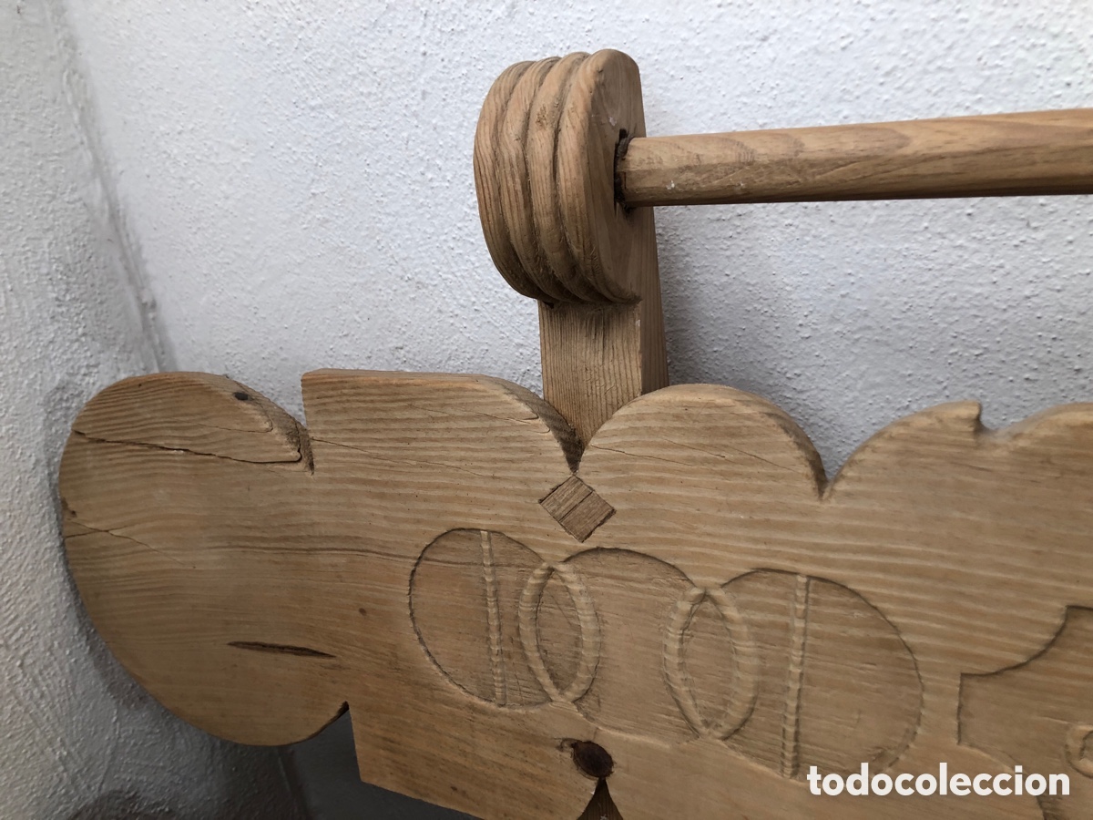 Antig&uuml;edades: Bonito y antiguo banco de madera tallada - Foto 4