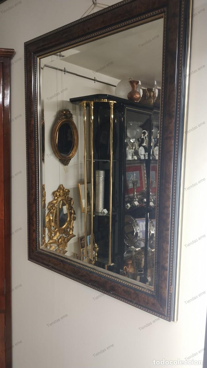 Antig&uuml;edades: ESPEJO CON BISEL Y MARCO EN MADERA - Foto 2