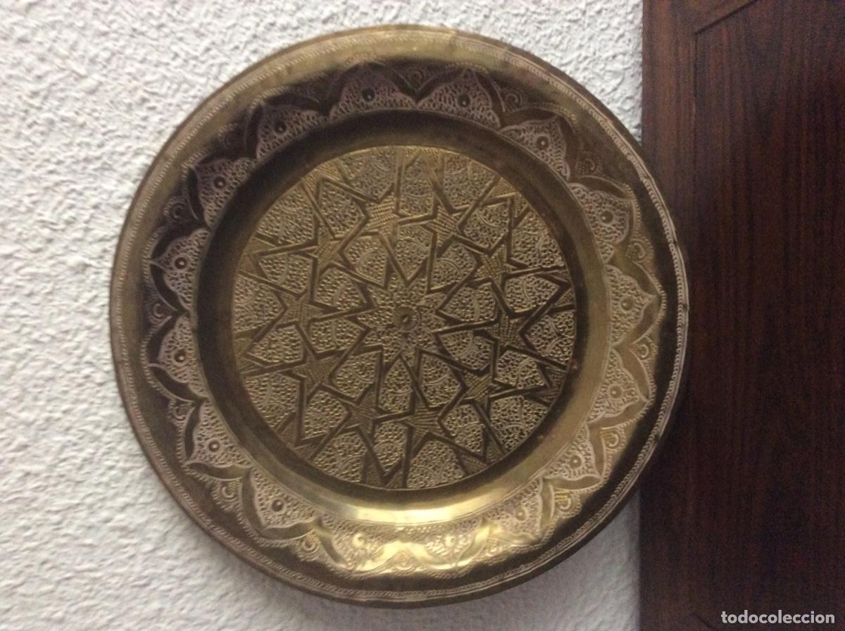 Antig&uuml;edades: Bandeja mora. Hecha a mano. - Foto 1