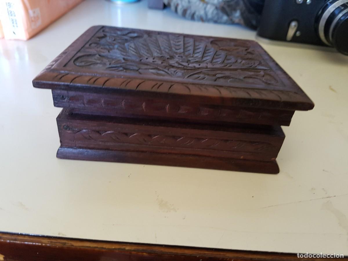 Antig&uuml;edades: Joyero de madera labrada hindu - Foto 2