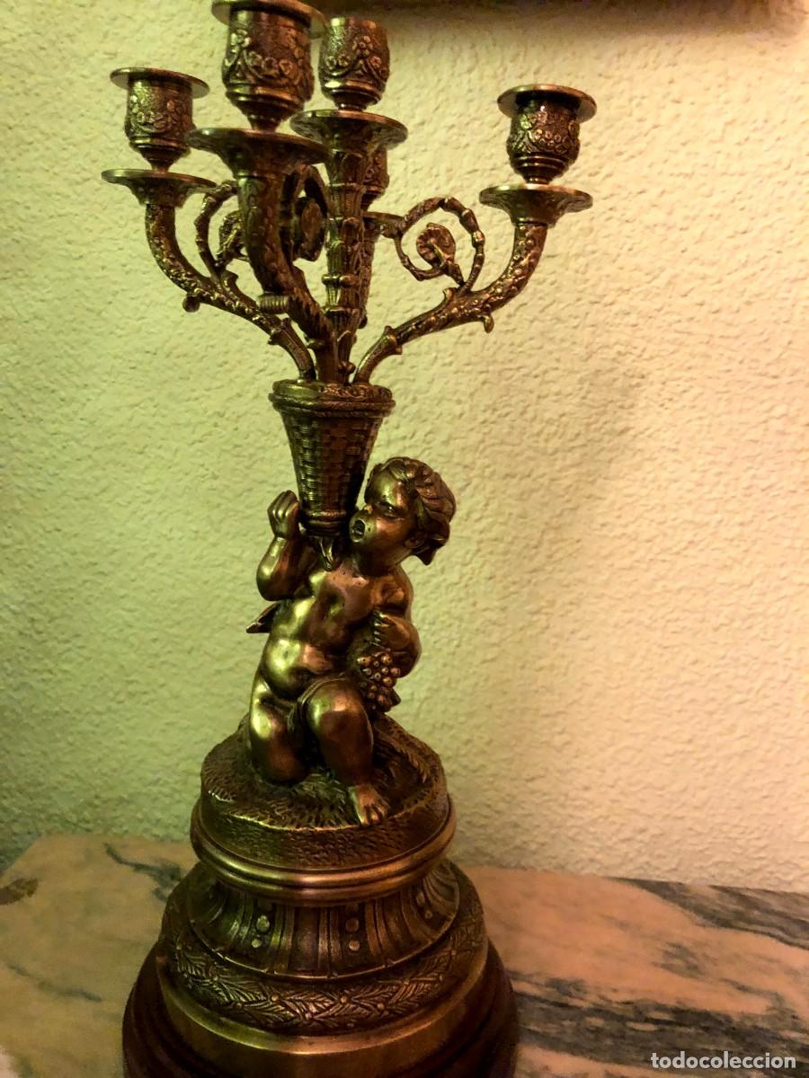 Antig&uuml;edades: Guarnici&oacute;n de reloj y candelabros en bronce - Foto 9