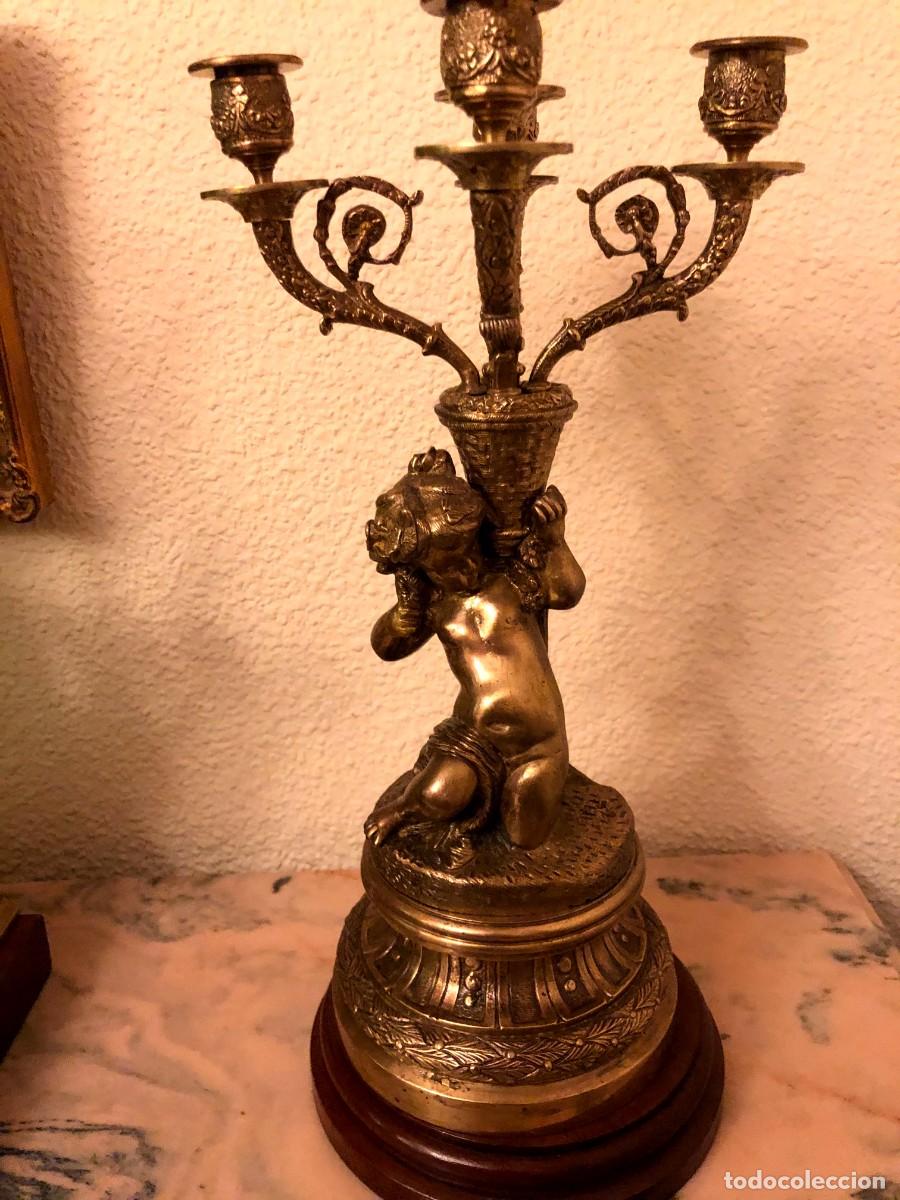 Antig&uuml;edades: Guarnici&oacute;n de reloj y candelabros en bronce - Foto 10
