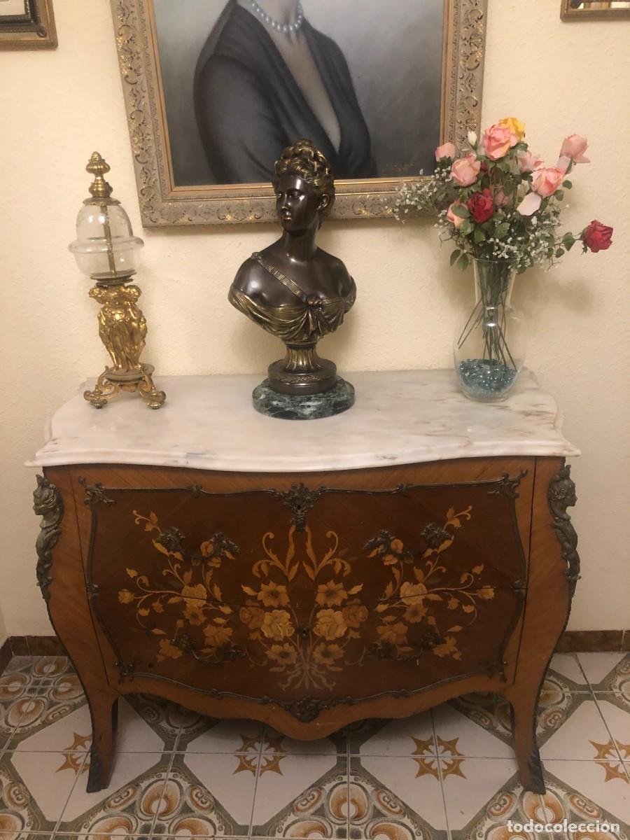 Antig&uuml;edades: Bonita c&oacute;moda en bronce, m&aacute;rmol y madera - Foto 2