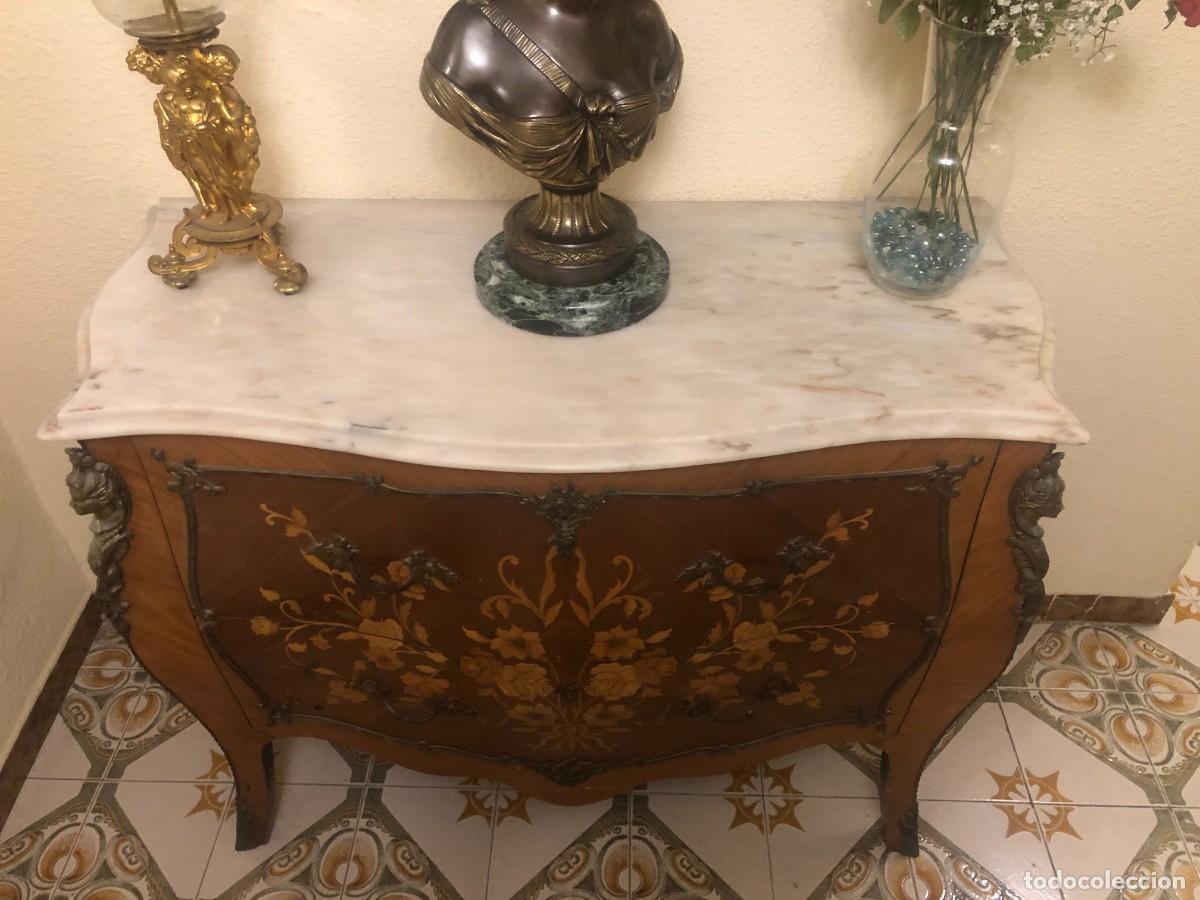 Antig&uuml;edades: Bonita c&oacute;moda en bronce, m&aacute;rmol y madera - Foto 3