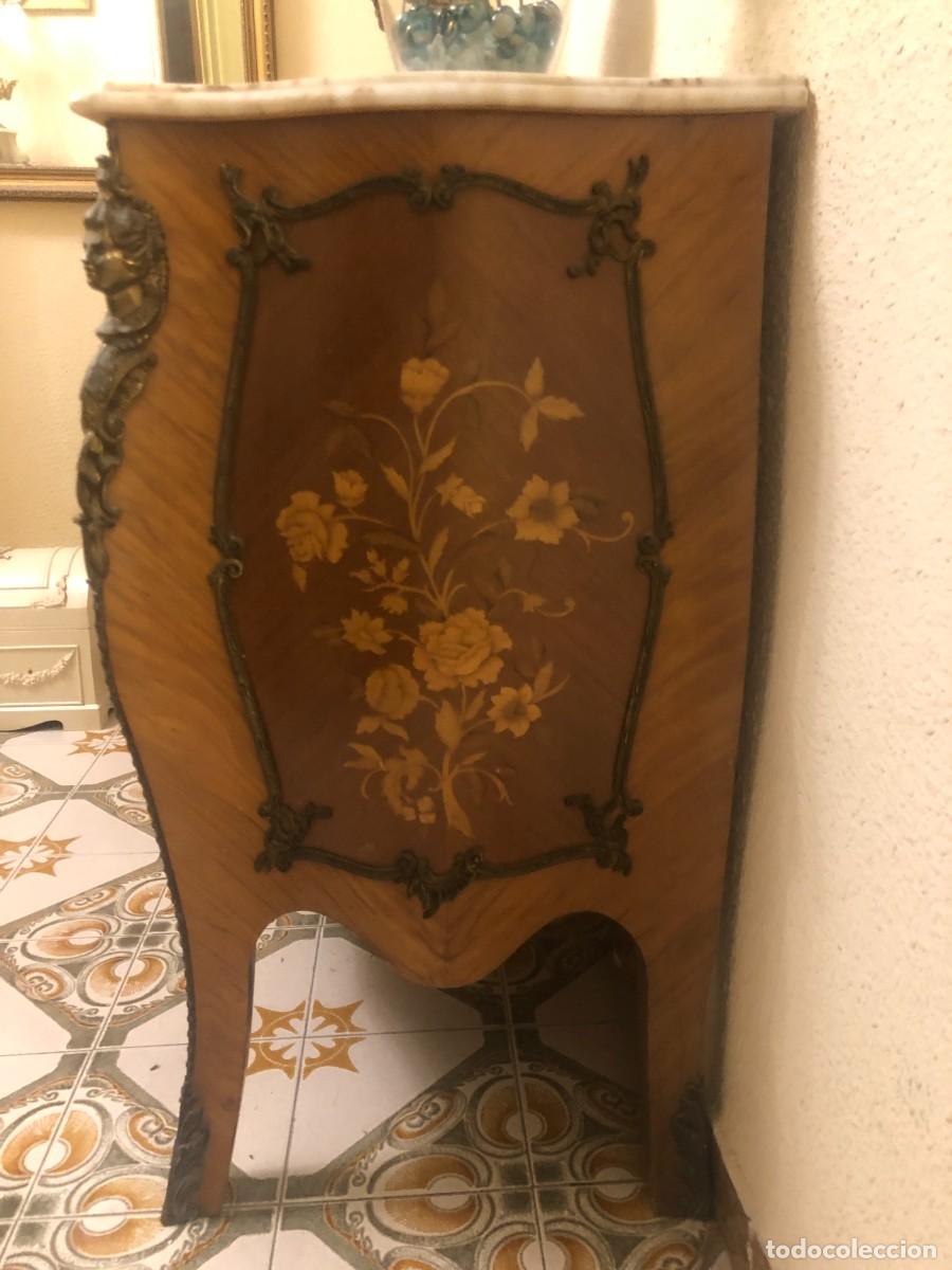 Antig&uuml;edades: Bonita c&oacute;moda en bronce, m&aacute;rmol y madera - Foto 4