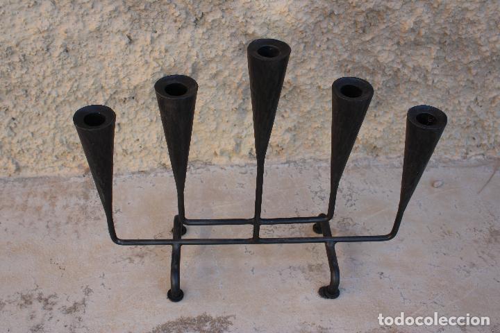 Antig&uuml;edades: candelabro de forja - Foto 1