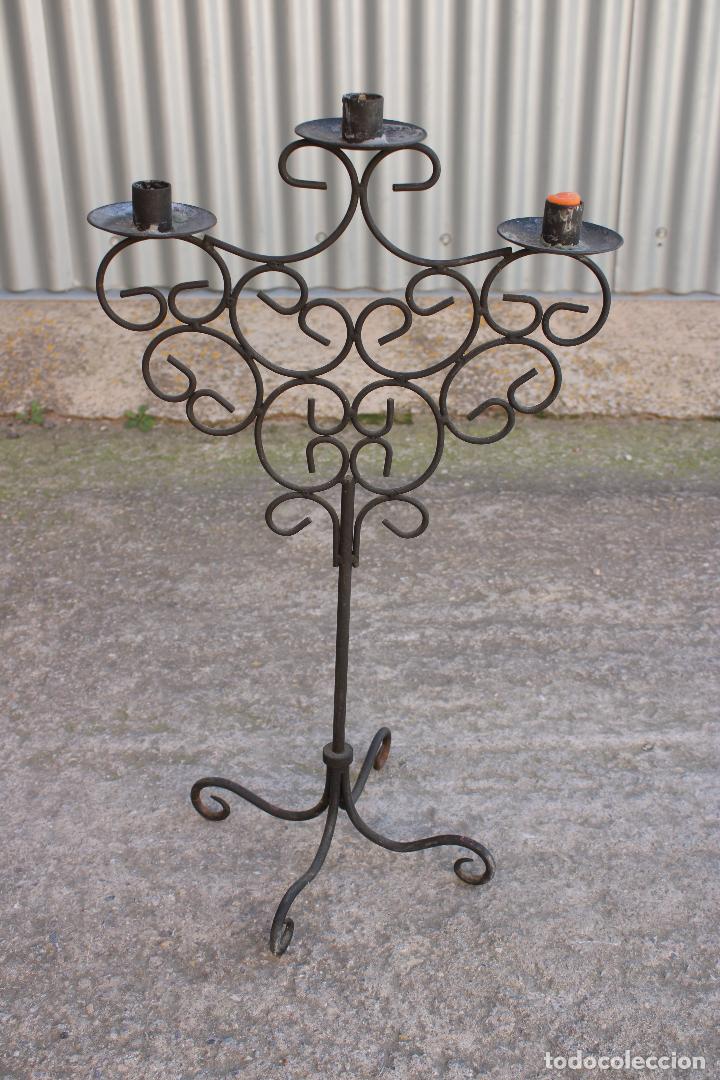 Antig&uuml;edades: candelabro de forja - Foto 3