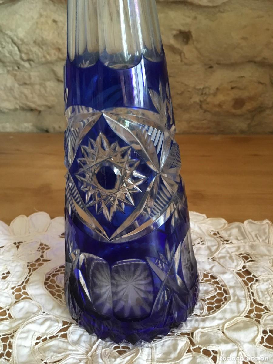 Antig&uuml;edades: LICORERA DE CRISTAL AZUL TALLADA - Foto 2