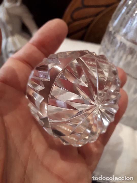 Antig&uuml;edades: Licorera de cristal y plata - Foto 3