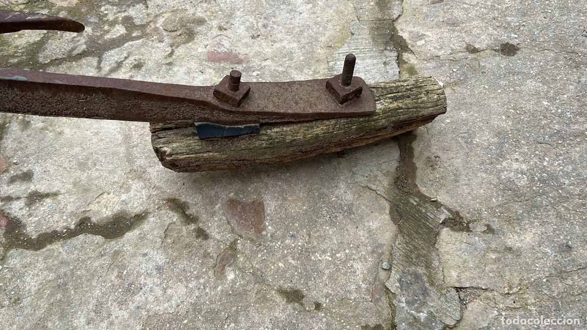Antig&uuml;edades: ARADO ANTIGUO SIN LA VERTEDERA - Foto 3