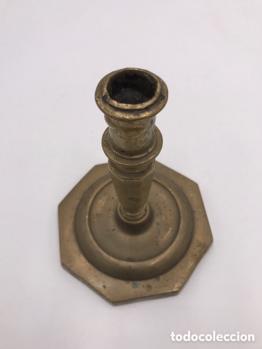 Antig&uuml;edades: Candelero antiguo de bronce. - Foto 4