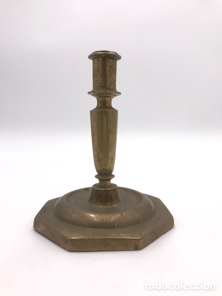 Antig&uuml;edades: Candelero antiguo de bronce. - Foto 1