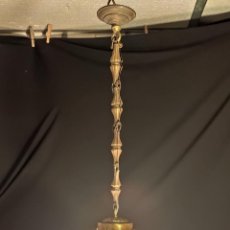 Antigüedades: BONITA LAMPARA DE UNA LUZ CON PANTALLA GRANDE OPALINA BLANCA