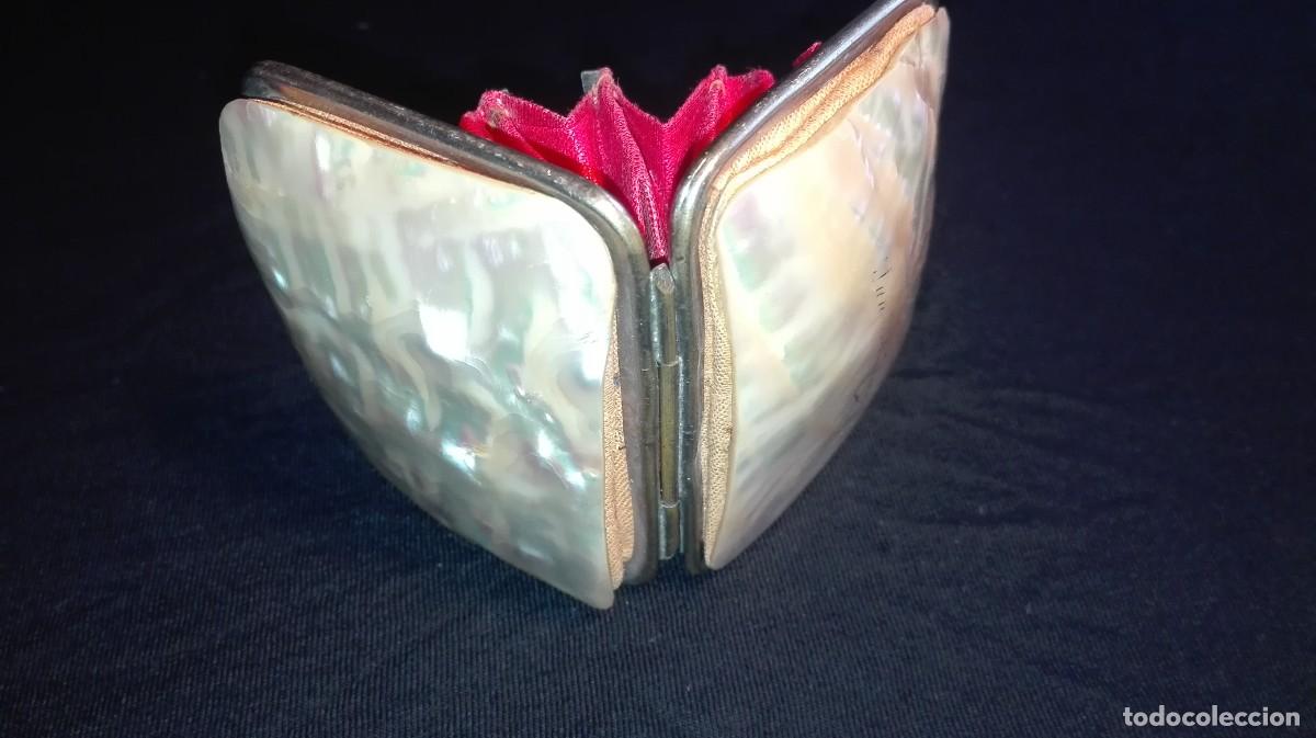 Antig&uuml;edades: MONEDERO CON CACHAS DE NACAR - Foto 6
