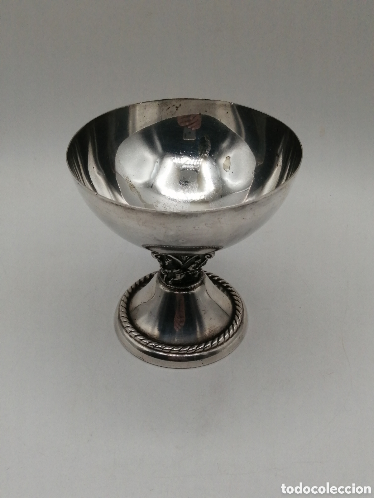 Antig&uuml;edades: Copa metal plateado - Foto 3