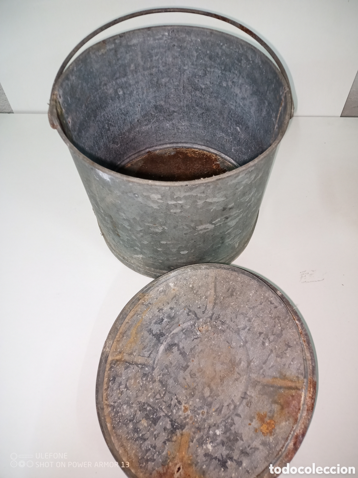 Antig&uuml;edades: Cubo cinc con tapa - Foto 3