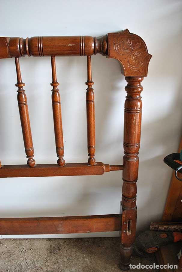 Antig&uuml;edades: CABECERO TORNEADO DE MADERA - Foto 2