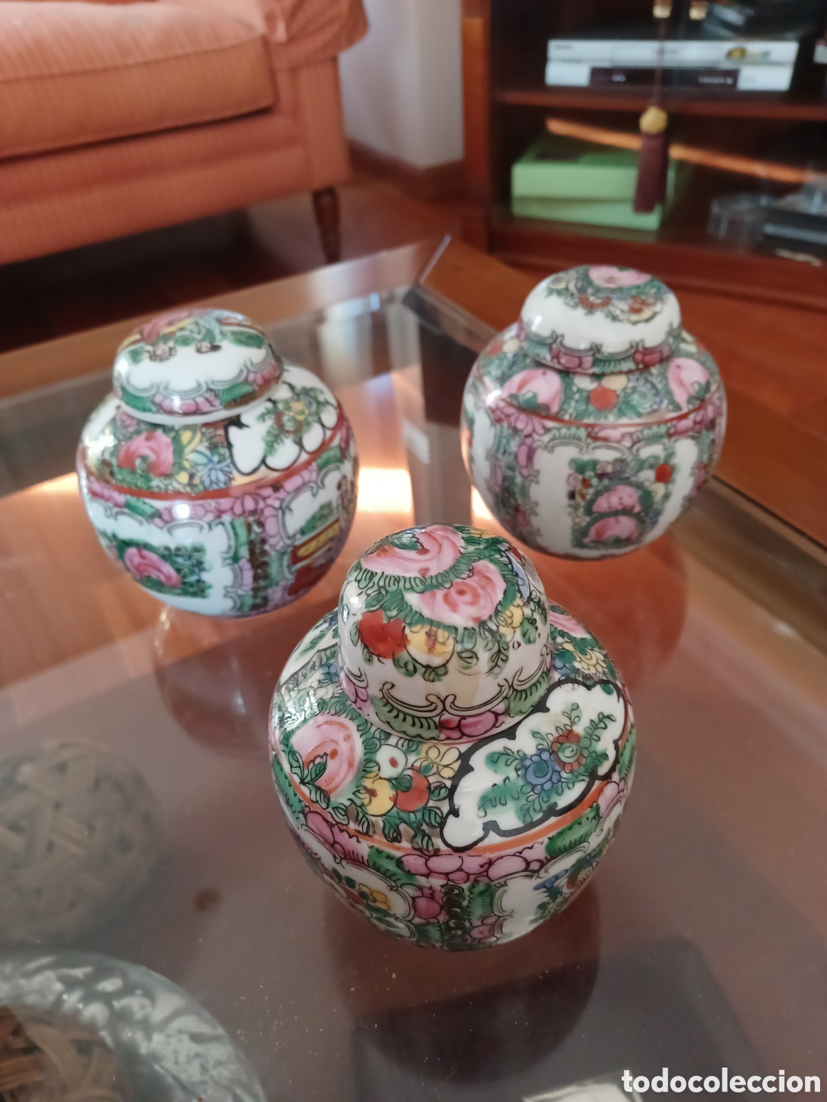 Antig&uuml;edades: Lote de tres preciosos Tibores cantoneses con sello rojo antiguos