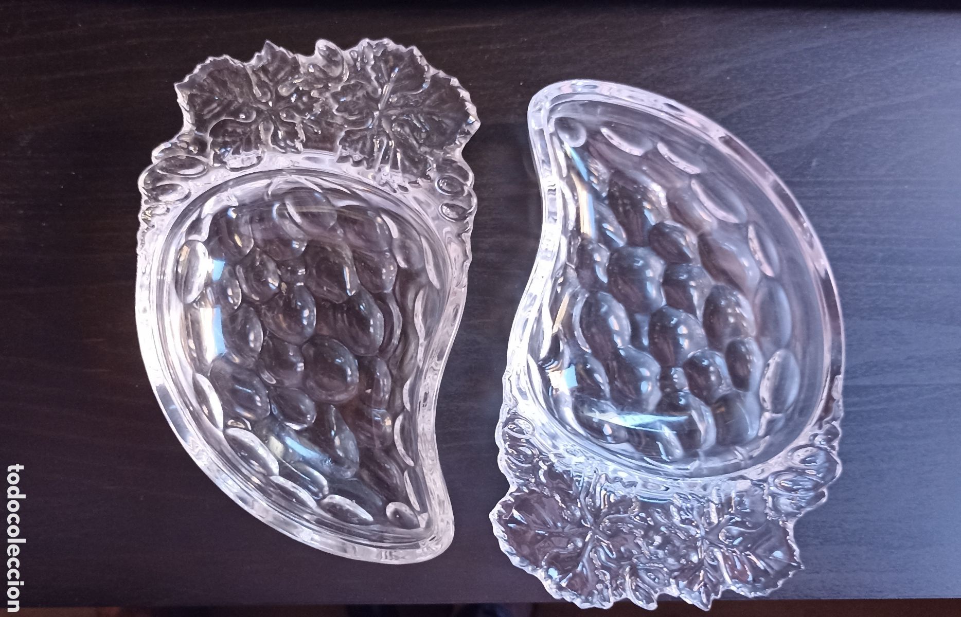 Antig&uuml;edades: 2 cuencos de cristal con forma de racimo de uva - Foto 1