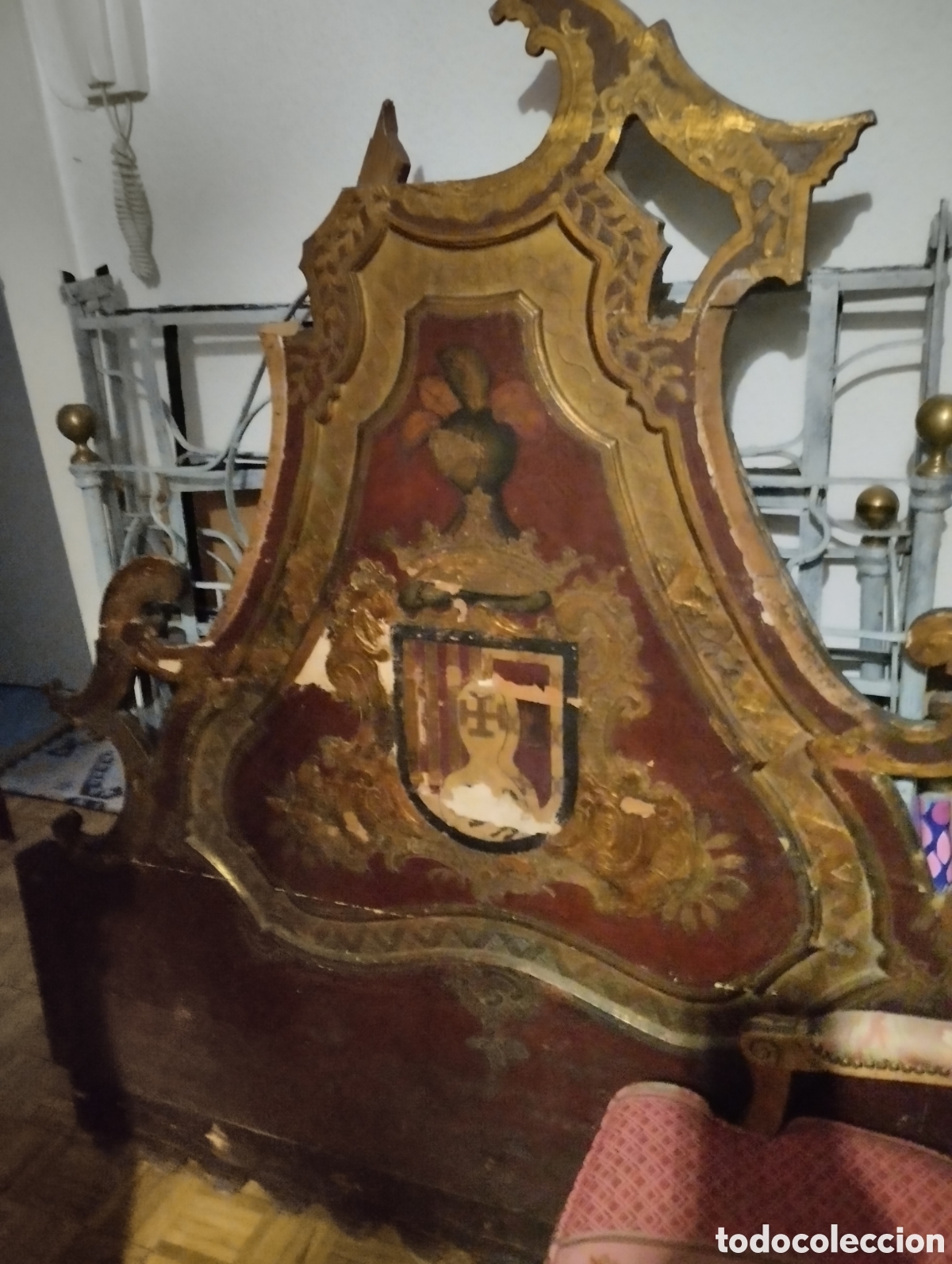Antig&uuml;edades: Cama antigua blasonada. - Foto 3