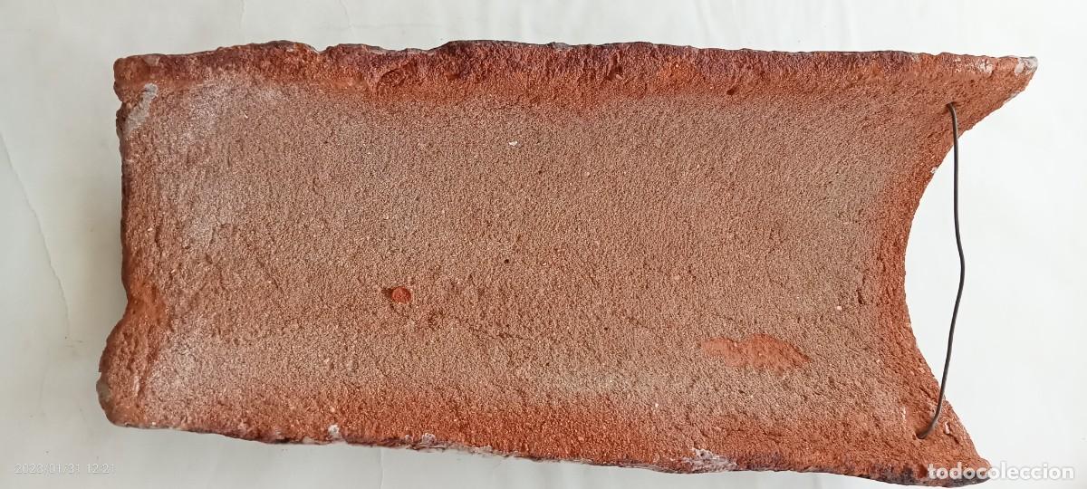 Antig&uuml;edades: ANTIGUA TEJA PINTADA - Foto 2
