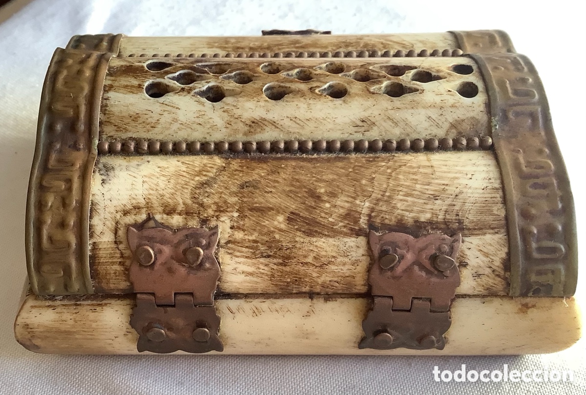 Antig&uuml;edades: PEQUE&Ntilde;O COFRE DE CUERNO Y LAT&Oacute;N - Foto 2