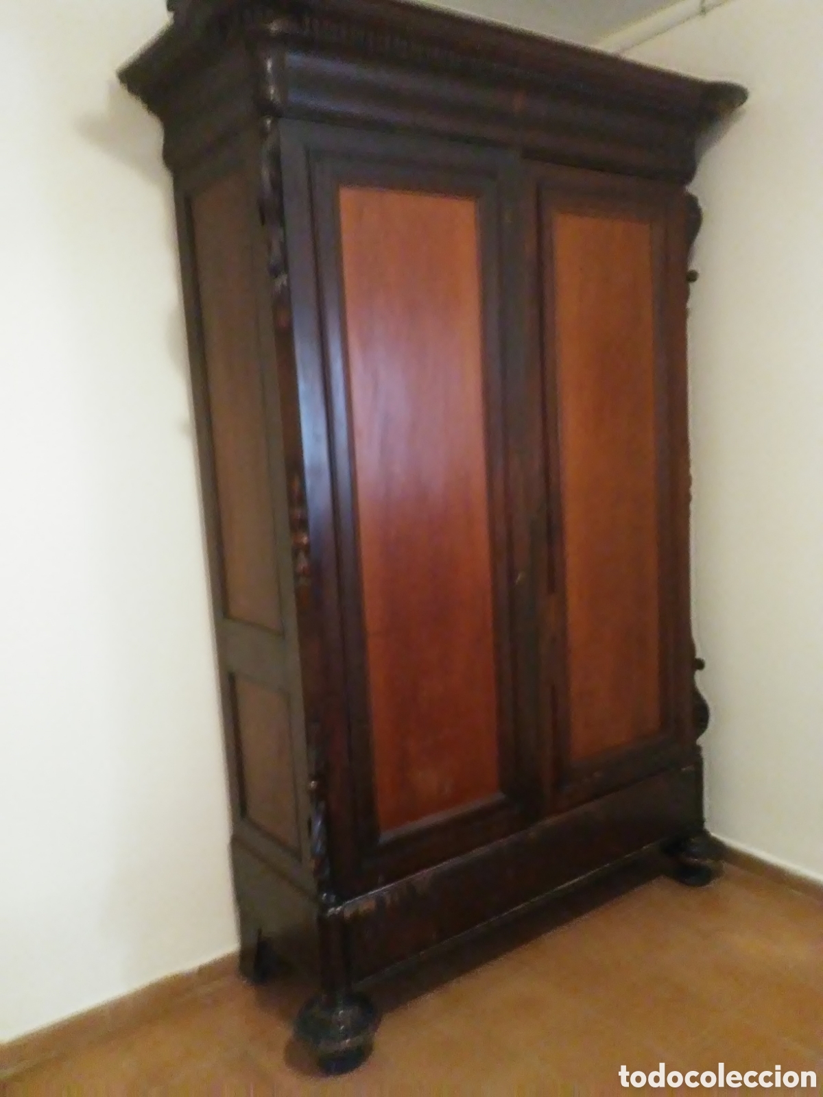 Antig&uuml;edades: ARMARIO DE DORMITORIO EN CHAPA DE CAOBA - Foto 3