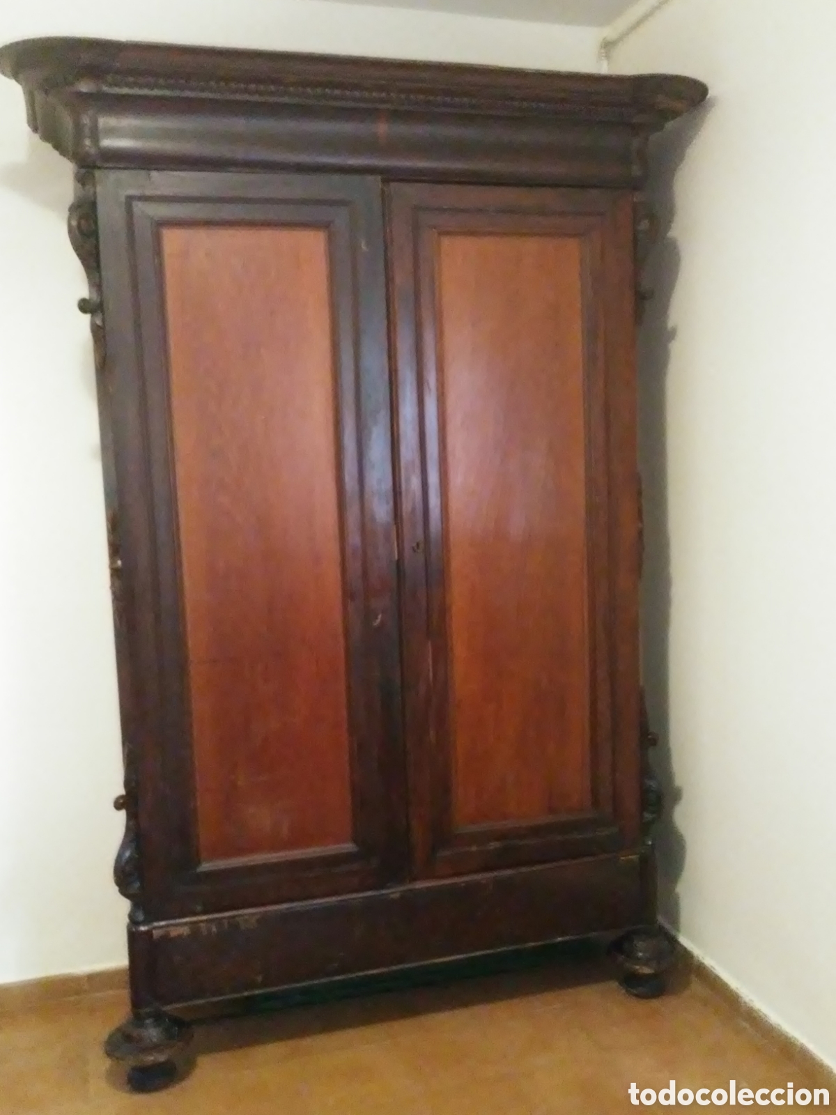 Antig&uuml;edades: ARMARIO DE DORMITORIO EN CHAPA DE CAOBA - Foto 5