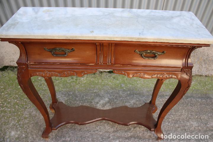 Antig&uuml;edades: mesa consola de madera con tablero de marmol - Foto 2