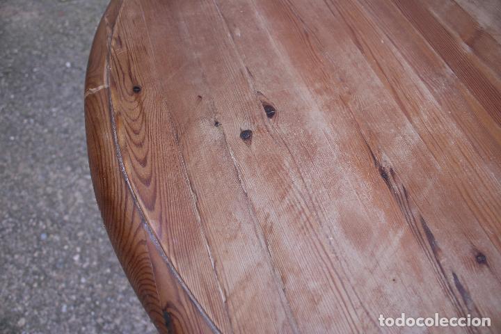 Antig&uuml;edades: mesa redonda en madera de pino - Foto 6