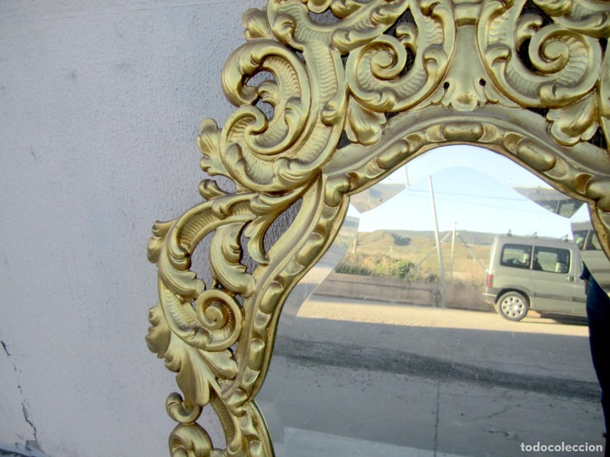 Antig&uuml;edades: Espejo barroco de madera tallada y dorada, espejo biselado - Foto 6