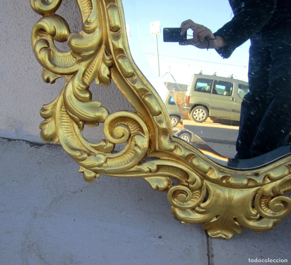 Antig&uuml;edades: Espejo barroco de madera tallada y dorada, espejo biselado - Foto 8