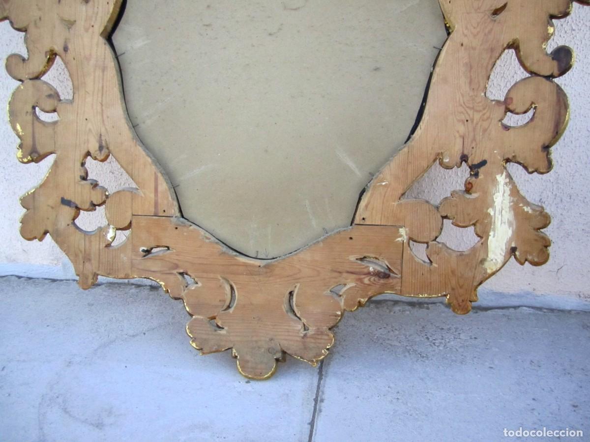 Antig&uuml;edades: Espejo barroco de madera tallada y dorada, espejo biselado - Foto 10