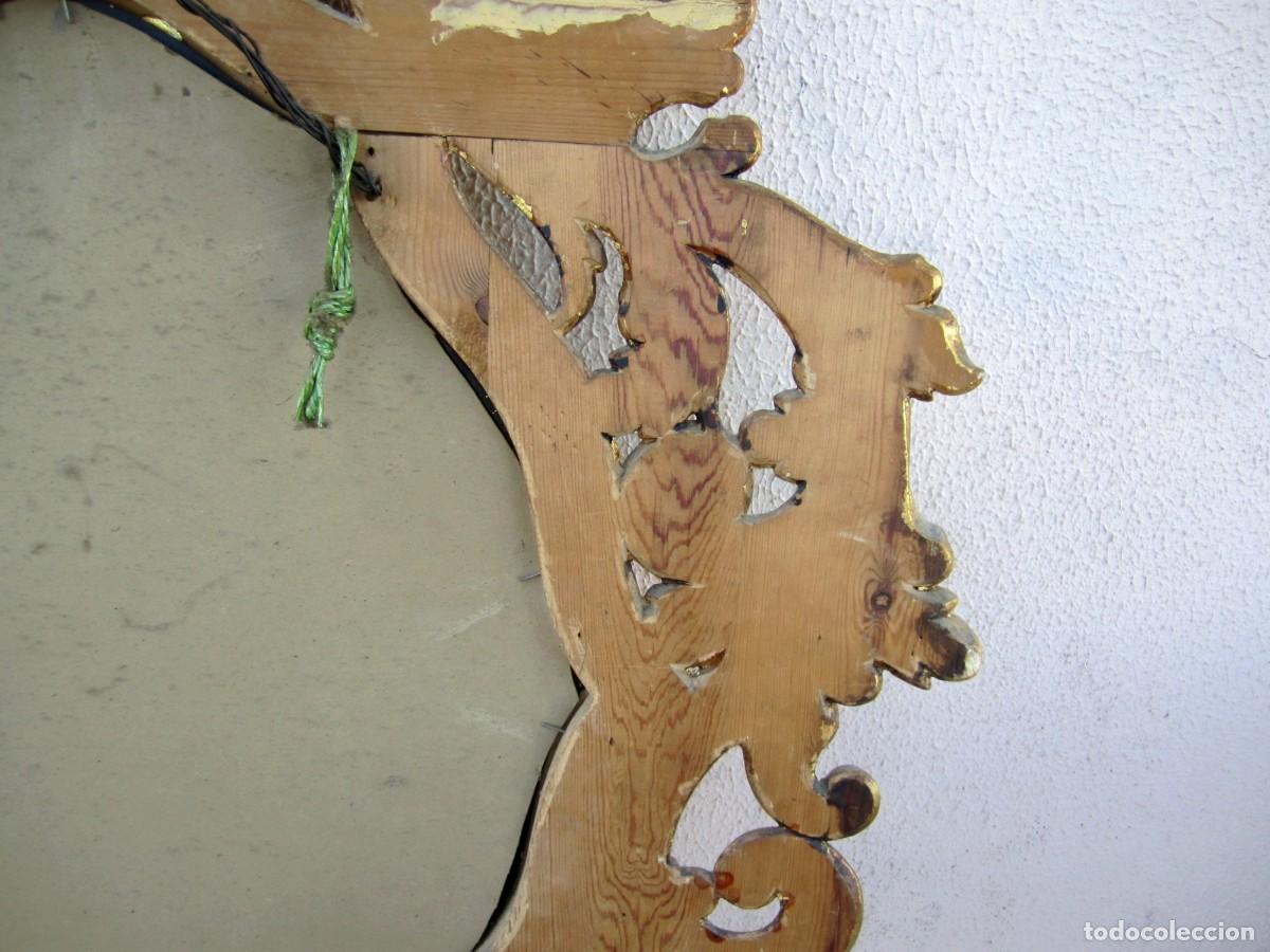 Antig&uuml;edades: Espejo barroco de madera tallada y dorada, espejo biselado - Foto 11