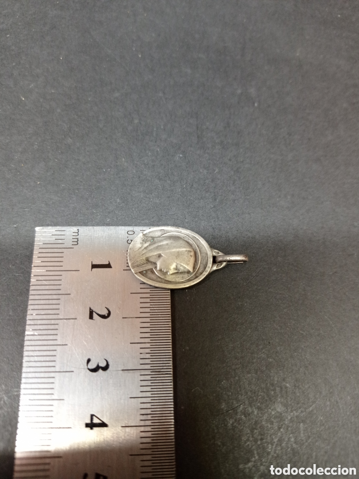 Antig&uuml;edades: Medalla de plata Virgen de Lourdes - Foto 4