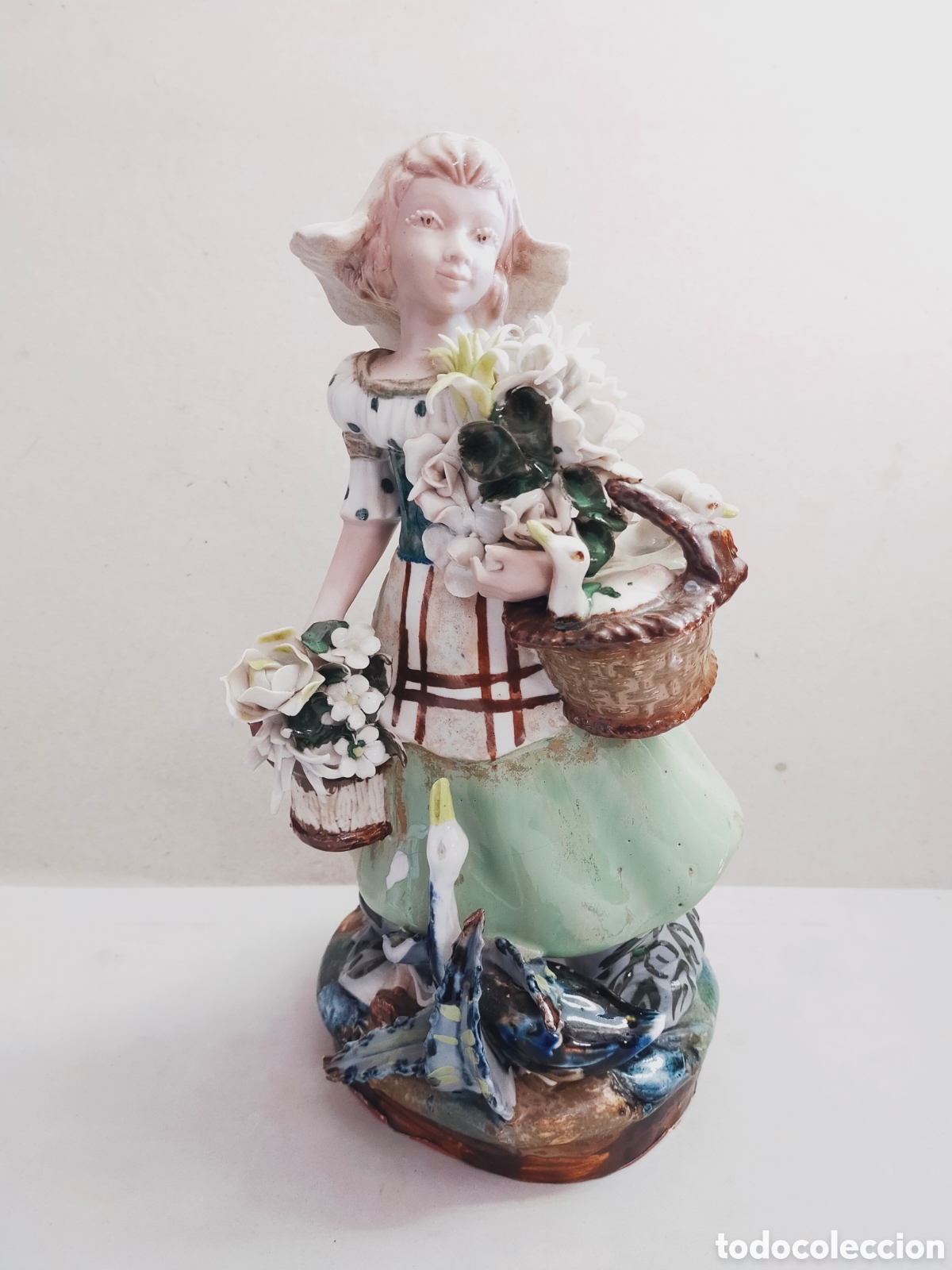 Antiguidades: FIGURA DE PORCELANA INGLES. VALENCIA. HAND MADE IN SPAIN.