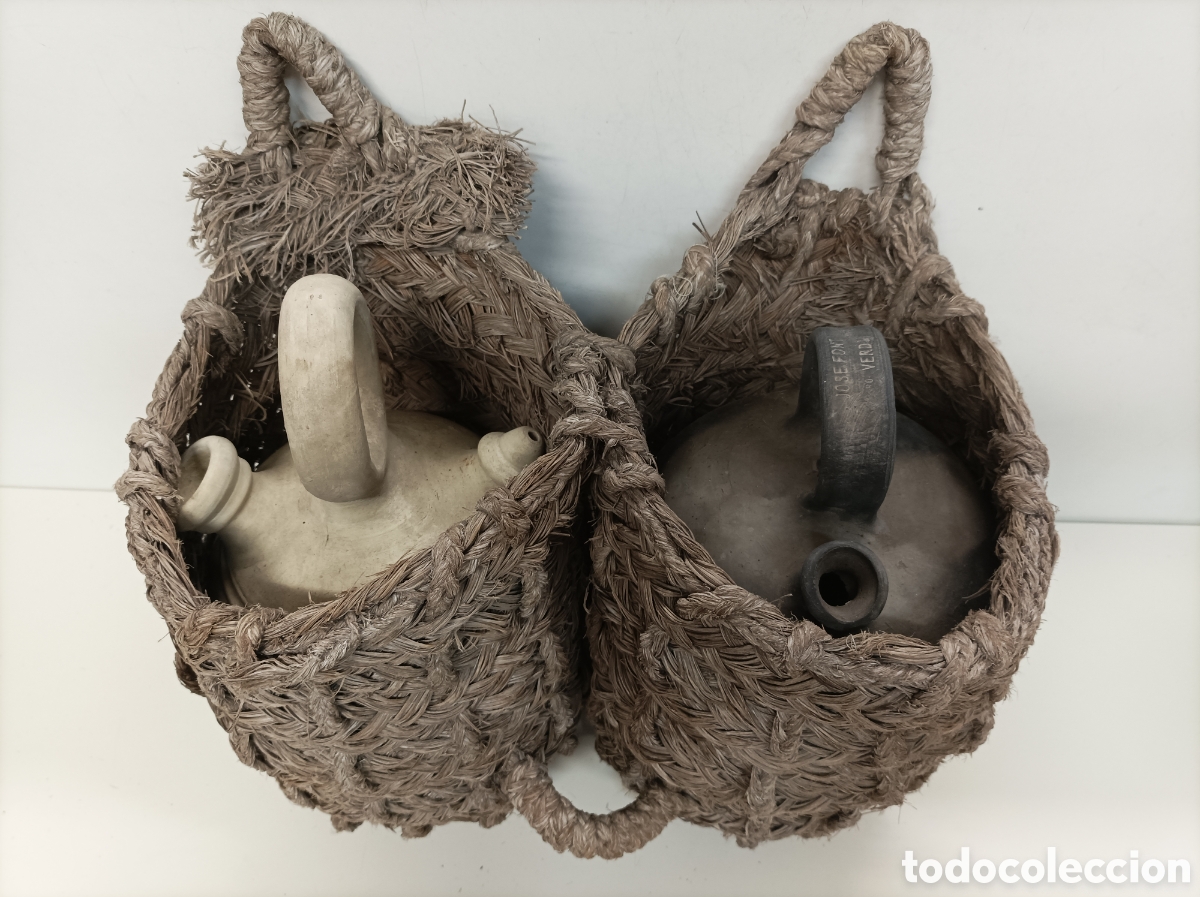 Antig&uuml;edades: Botijera enea alforja con dos botijos - Foto 7