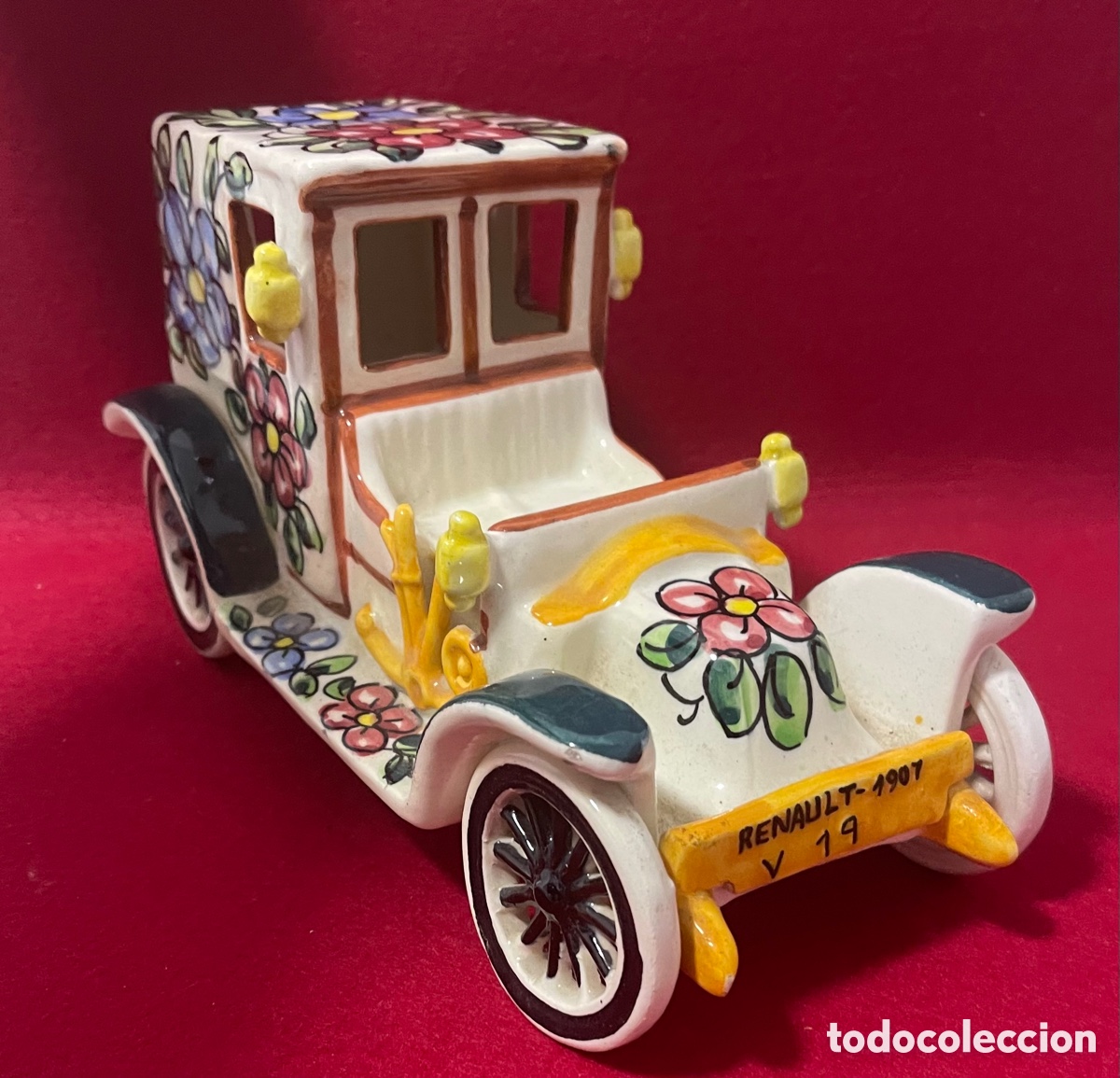 Antiques: Bonito coche hecho en Porcelana-loza. Figura, un Renault 1907.